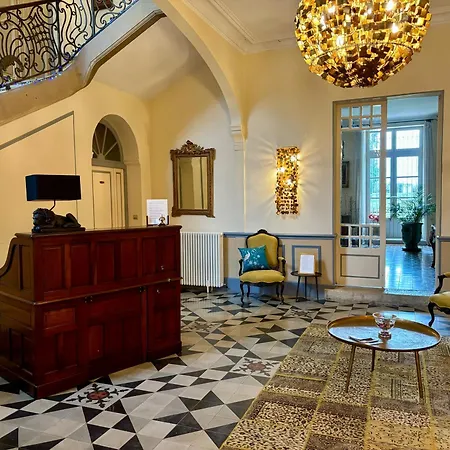 Guest house Chateau De Roquelune *