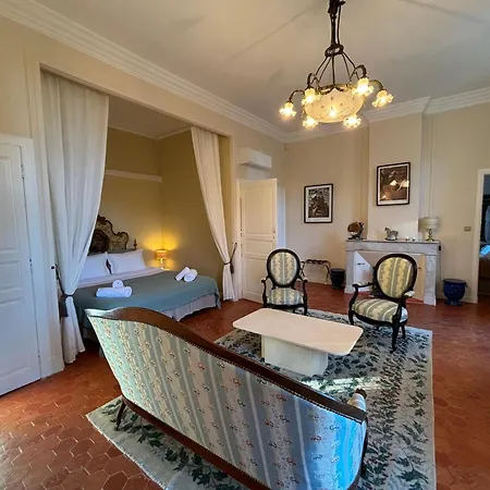 Chateau De Roquelune 4*