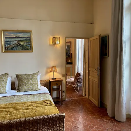 Chateau De Roquelune